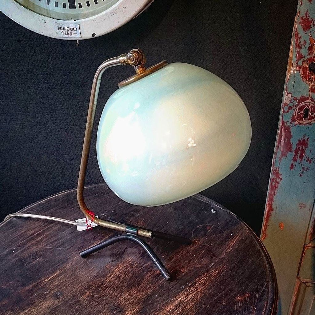 VintageJadore's tweet photo. https://t.co/twBiJGwuQ3 #salto_mortale_vintage #vintagedesign #lights #lampor #belysning #midcentury #opalglas #ta… https://t.co/MjFweKOsmX
