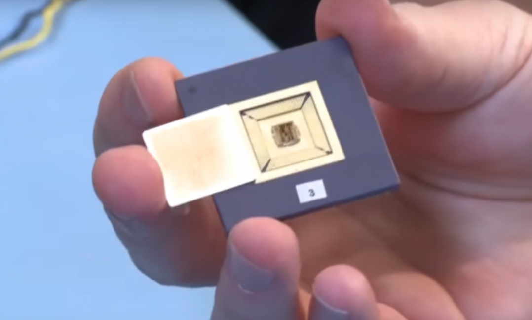 EyeExpertUK's tweet photo. An implantable bionic eye is about to be trialled in Australia https://t.co/7YP8YYtUiJ #EyeTechnology https://t.co/LrTWGVRR0z