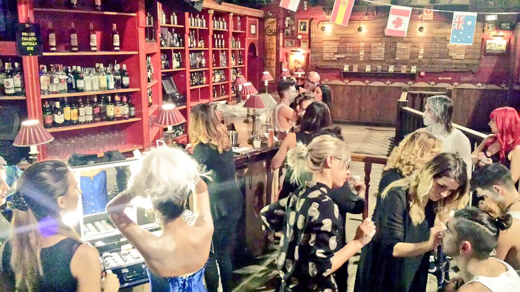 arteness // make-up tweet media