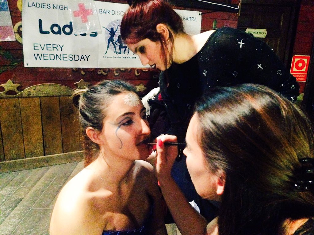 Sensacional sábado en la #WinterBubbles de Velít Granada y nuestras niñas del Máster para practicar!