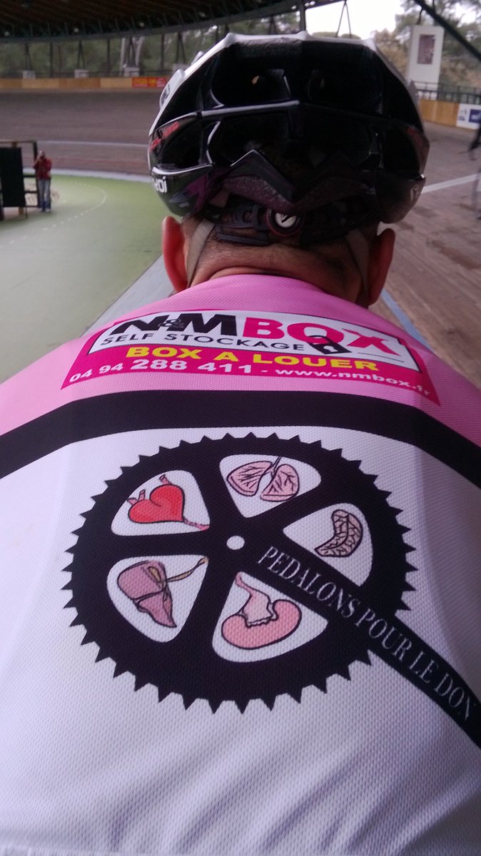 Fabrice Hupel de l'association Pédalons pour un Don, à l'entraînement pour la tentative de record de l'heure.