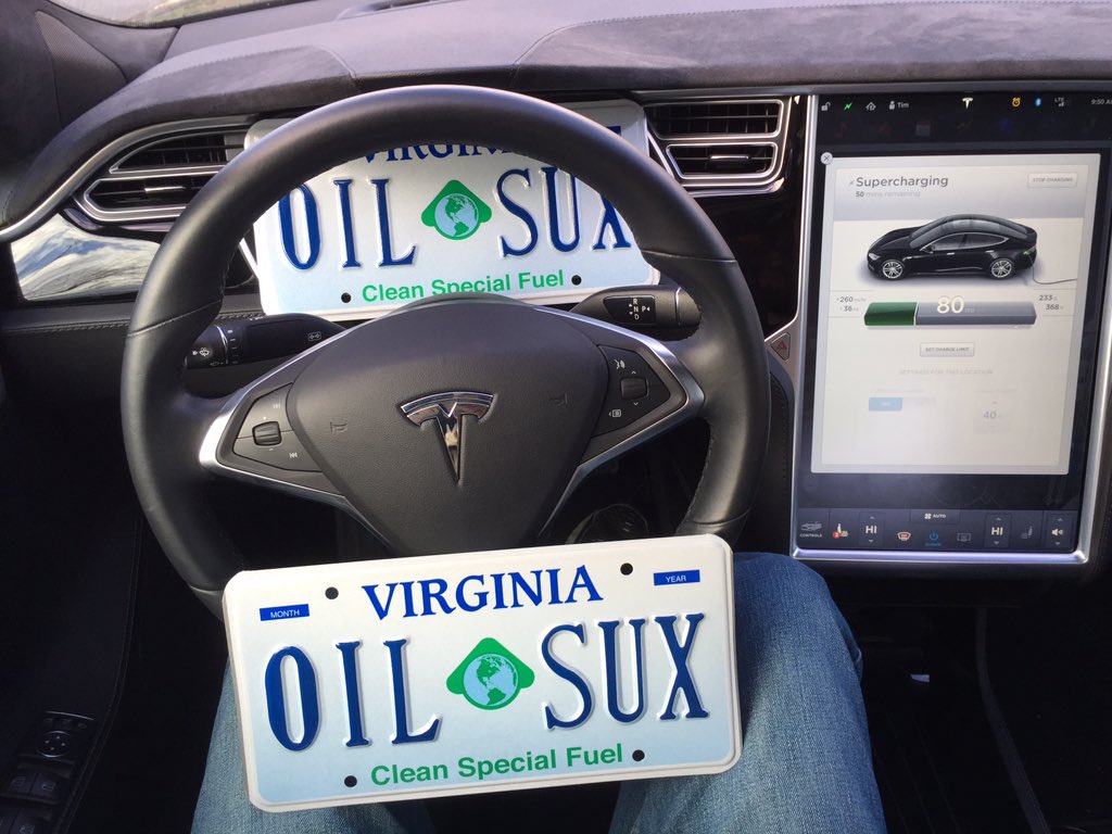 TimOster's tweet photo. 🌎New plates on #TeslaModelS85D due to most people reading "Tes-Lad" instead of #TeslaD on old. This is clear #OilSux https://t.co/IOyHNds6uJ