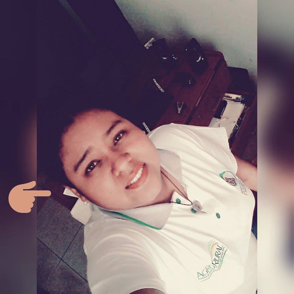 karinitayesquen's tweet photo. "Y resulta que cuando hablo de ti, no puedo evitar sonreír." <3 https://t.co/S3vTaPtgDh