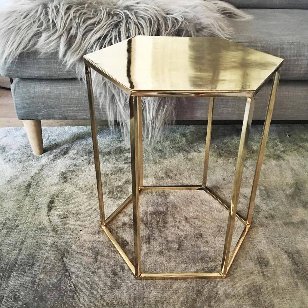 StudioNumber19's tweet photo. New Hex side tables in copper or brass. #studio19 https://t.co/HQfpVGc3Ai