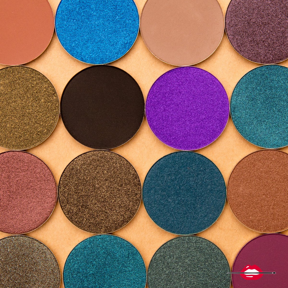 Makeupforever's tweet image. These gorgeous shades of Artist Shadows are giving us our much needed #MondayMotivation bit.ly/artistshadow