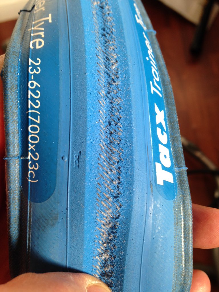PunainenParooni's tweet photo. Toast!! #tacx #trainertyre #sprinttraining https://t.co/g7gqgGv3ws