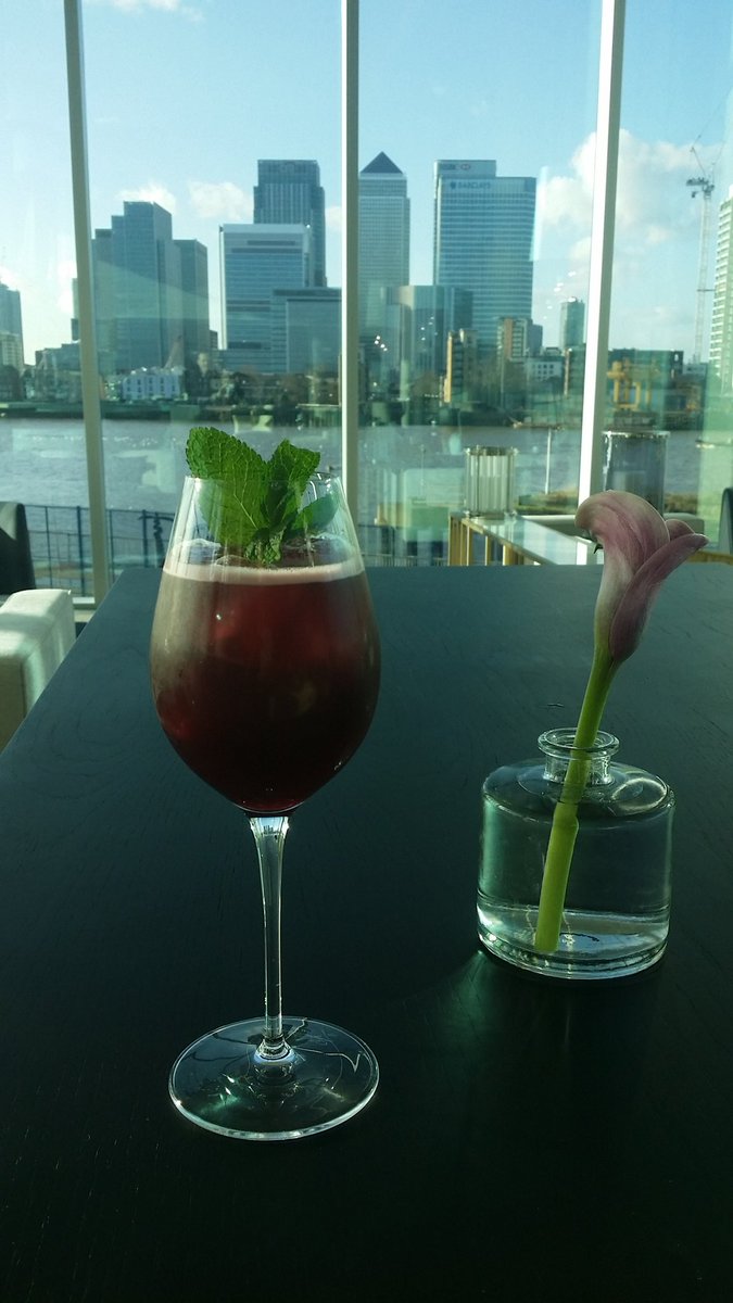Amazing views and #cocktails . <a href="/ClipperBar/">Clipper Bar ICO2</a> @InterConTheO2