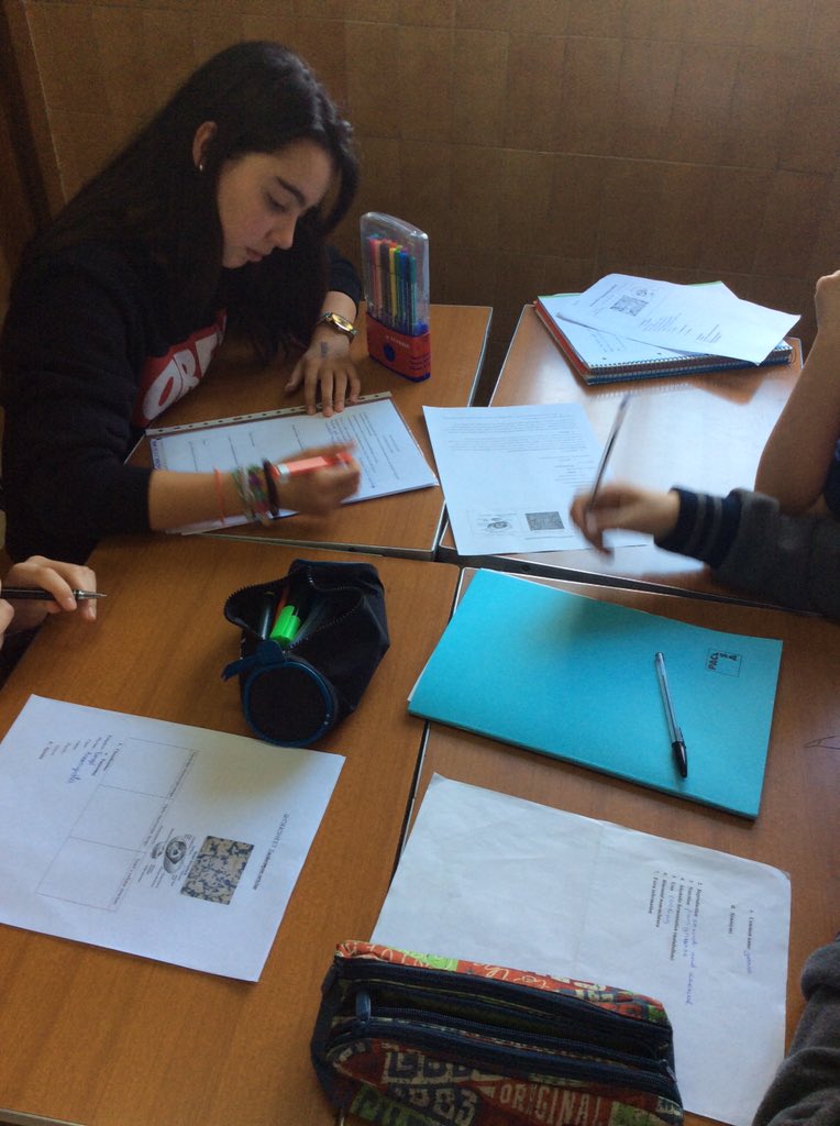 1ESOAuseva's tweet photo. Reparto  de tareas para la investigación de S. cerevisae #ABPAuseva #compostelaenruta #thebreadfactory #science https://t.co/EIVzkIZkVF