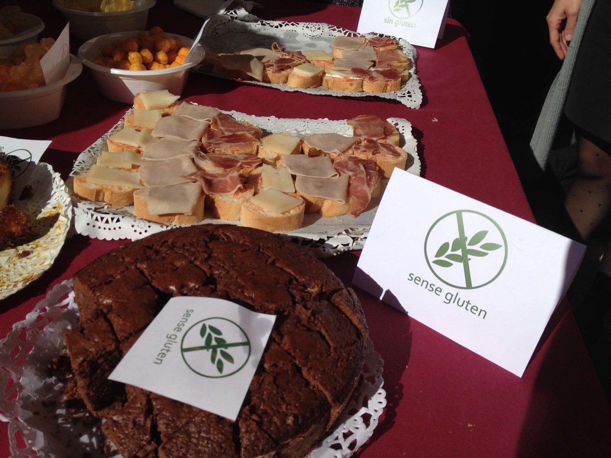 AJ_Son_Servera's tweet photo. Hores d'ara i dp lliurament premi #MetgeJoanLliteres2016 a #ACIB, aperitiu sense gluten x tothom!!!! #StIgnasi2016 https://t.co/ZOhiNbvtjh