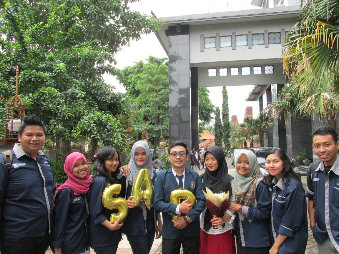 Selamat kepada salah satu pengurus harian Ei Lab HARIS AHMAD HASAN yg telah menempuh sidang Skripsi (Kompre) SUKSES