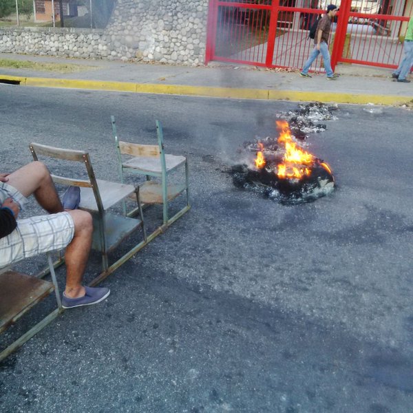 View image on Twitter