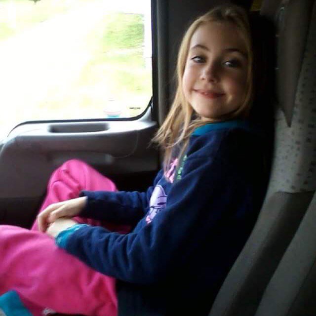 hannahriser's tweet photo. Guys!! Help this little girl out she really wants to be Jr. Miss racing xtravaganza hit up my fb and like this pic! https://t.co/JqlhjTrb4h