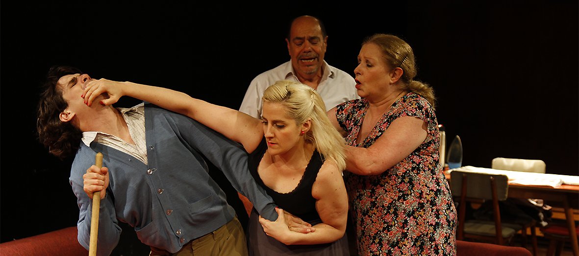 Hoy a las 21 @ellocoylacamisa Séptima temporada. #Imperdible <a href="/LideUranga/">Lide Uranga 💚</a> <a href="/RomiChepe/">Romina Chepe</a> Que no te lo cuenten, vivilo