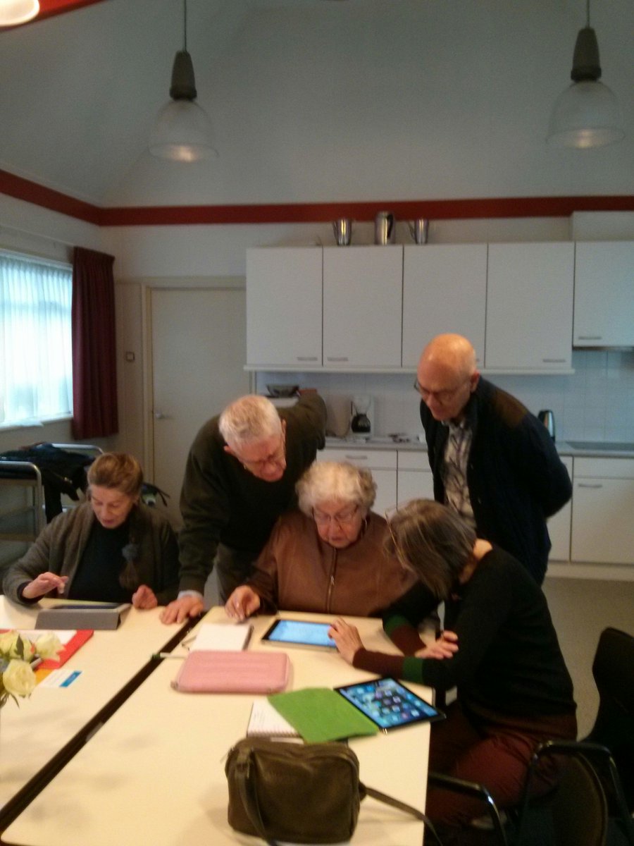1e I-pad cursus groot succes in Wilhelminakerk. <a href="/Vooruit_Utrecht/">Vooruit_Utrecht</a> start een 2e cursus in <a href="/Sterrenzicht/">Sterrenzicht</a> .