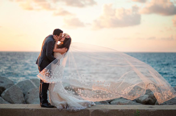 A wedding dress by #oscardelarenta So beautiful that you skip a heartbeat. Photo by <a href="/magnusbogucki/">Magnus Bogucki</a>