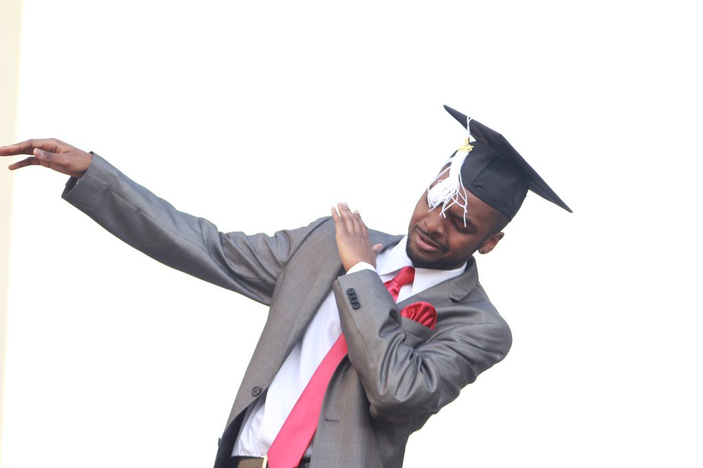 VizzualMedia's tweet photo. #TwitpicTheBlackestPictureInYourPhone #VizzualMedia 🎓 https://t.co/cs1LnWQlH1