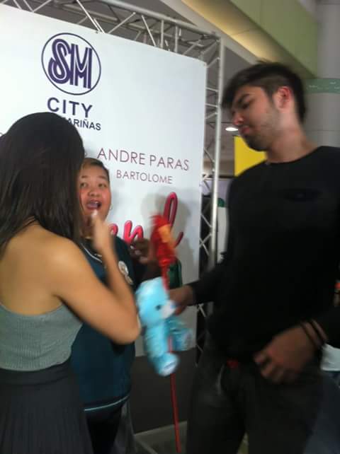 momsie20's tweet photo. May meeting lang lang ang peg with @andreparas95 and @Yassizzle ,hehehe. #GFFHMallInvasion #GFFH9DaysToGo #YaNdre https://t.co/lFzb4sdktN