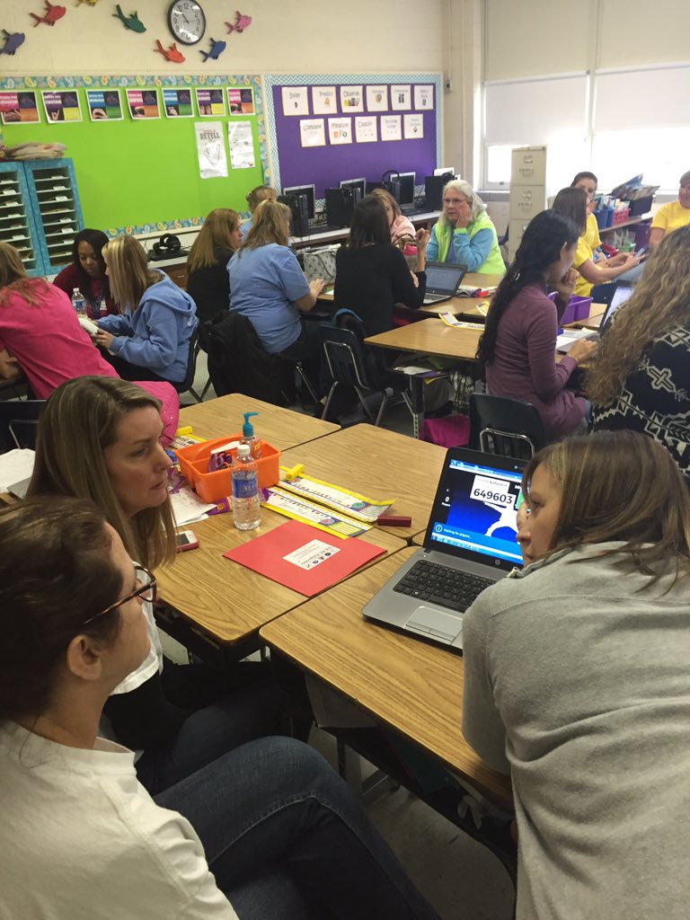 anne_bianchi's tweet photo. Digital anchor schools sharing information! @mrsjonesvb #VBPLEmpower @BethBianchi https://t.co/veFwTyOvT5