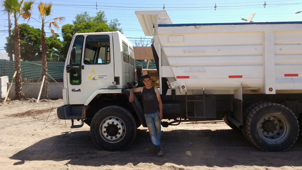 C1audioBravo's tweet photo. Camión ROBADO en Buin. MATRICULA BL-TK-36 
Modelo Ford Cargo. Dar aviso @Carabdechile @PDI_CHILE Muchas gracias. https://t.co/uAHgGgnLMN