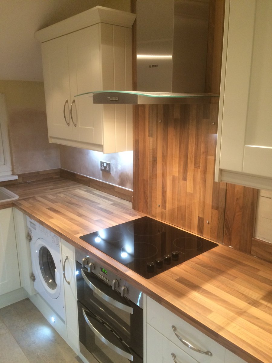 MawGreen's tweet photo. Before and after pictures of last weeks kitchen installation https://t.co/N4DZwrh6sv