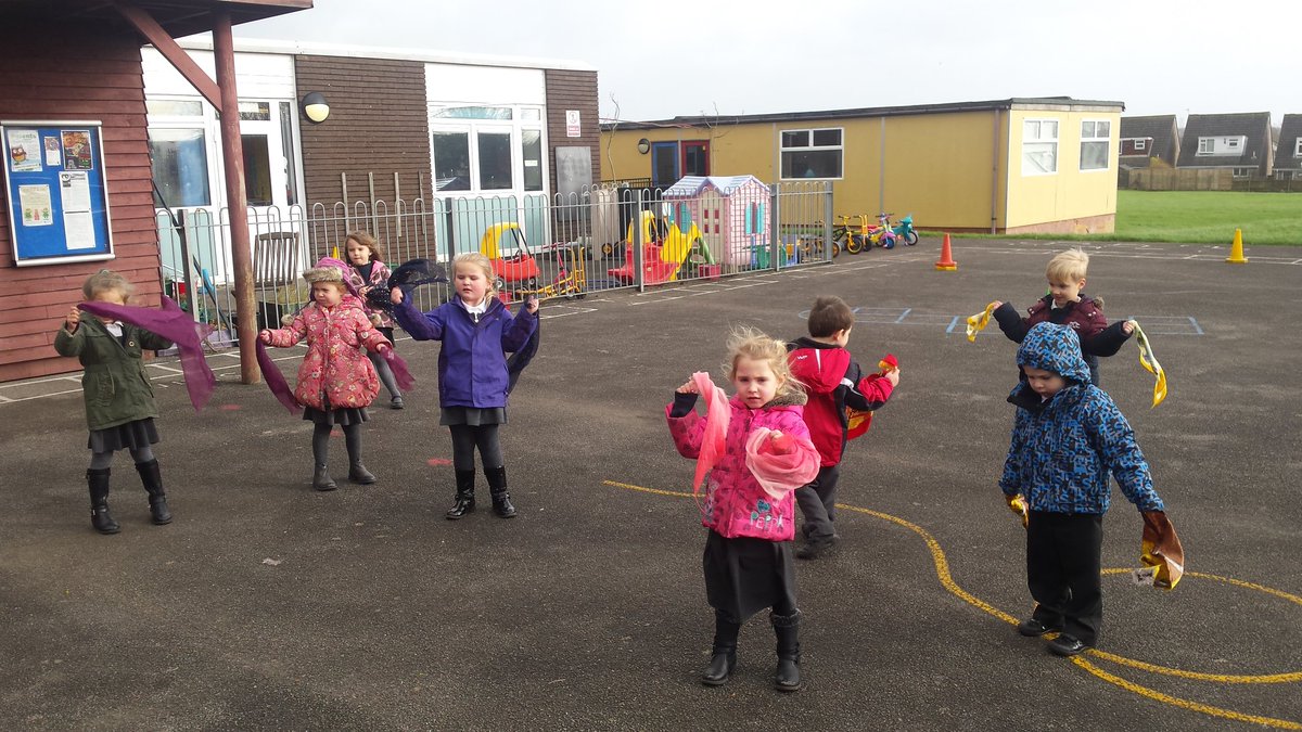 ysgolyddraig's tweet image. #Reception  #digitdance  numbers 6 and 8