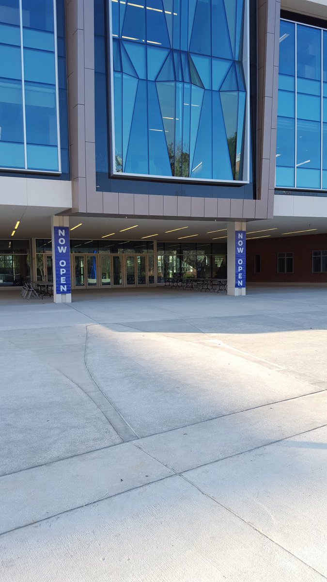 ForrestHimself's tweet photo. No more hard hats needed. $75,000,000 Reitz Union expansion has soft opening starting today
@UF @WUFTNews https://t.co/FhDGQgJcIF