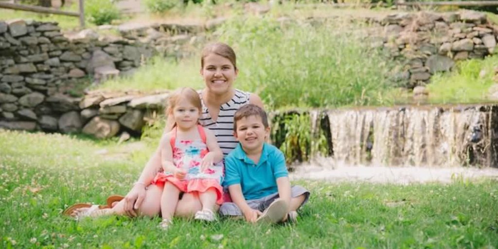 TheJimmyFund's tweet photo. Cancer survivor gives hope to @DanaFarber patients through #JimmyFundGolf https://t.co/qW0HVVwOZI https://t.co/td2FpnBSr7