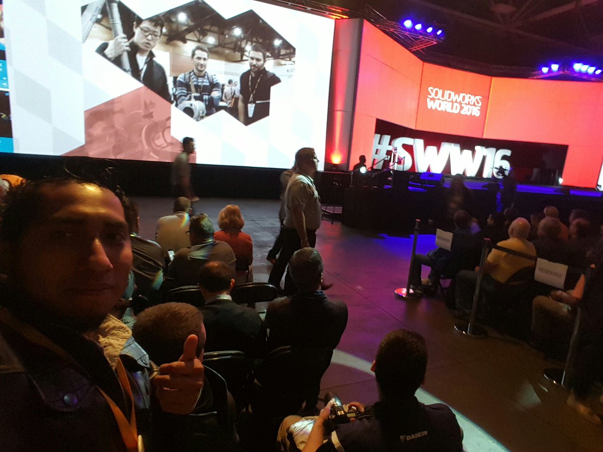 RGONZALEZ_SS's tweet photo. #SWW16 MI primer SolidWorks World, experiencia única, todos estamos locos por el diseño https://t.co/Bvcu6bepOn
