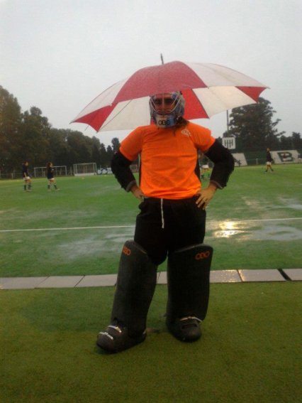 totalhockeyni's tweet photo. #StormHenry > no bother for the #obrella #obohockey #totalhockeyni https://t.co/udhxc3Y77C