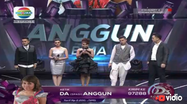 Indosiar's tweet photo. Bagaimana penampilan @DA3_Anggun barusan di panggung #DAcademy3? Tweet komentar kamu yuk! https://t.co/6wmJ9SbVqg