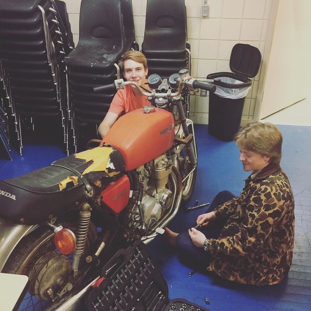 MathWars's tweet image. Monday morning in the mLAB #sasmLAB #motorcyclebuild ift.tt/1UCXfiO