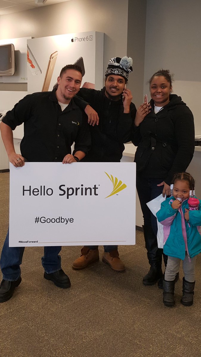 skaar_chad's tweet photo. Tim met at them by a MetroPCS store and they SPRINTed away! Welcome to the family. #BESTNETWORK @mmcmahon09 @TeamTNT https://t.co/hvvWeXSe64