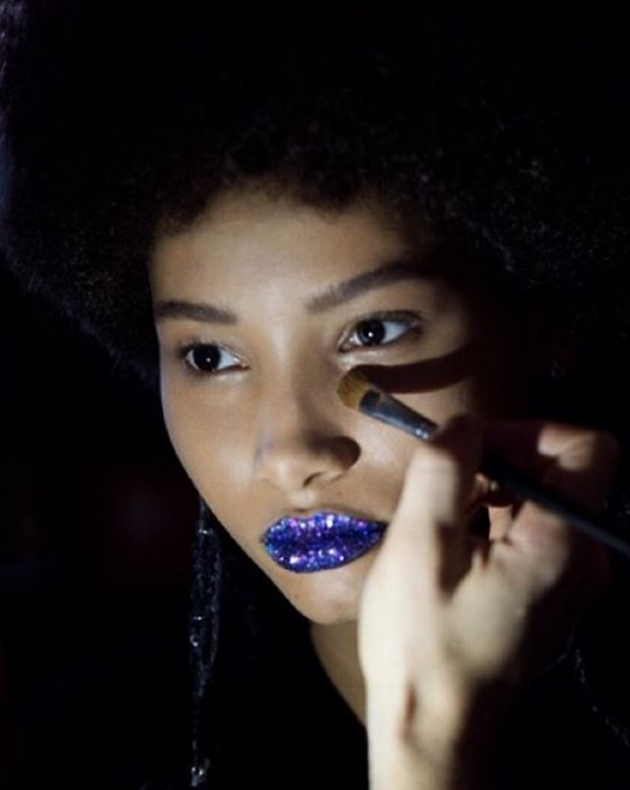 patmcgrathreal's tweet photo. #Phantom002 Black caviar pencil and #Blue002 pressed into lips w/ cobalt and opal glitter #makeupbypatmcgrath https://t.co/4THxtEsNRg