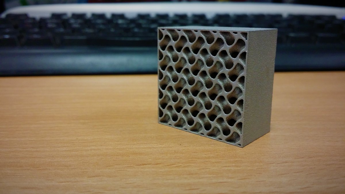 AddManMan's tweet image. Here&apos;s another interesting design - 3D printed aluminium test piece with integrated gyroid lattice