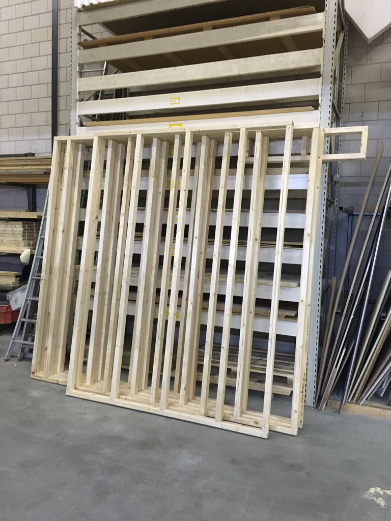 De eerste wanden zijn in productie voor een schuur/overkapping <a href="/aannemerBakker/">Aannemersbedr Bakker</a> <a href="/droogsurfer/">henk</a> 😜