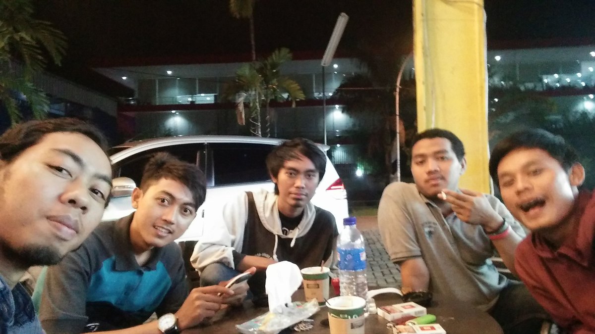 hmitangerang's tweet photo. Konsolidasi internal, perkuat himpunan ini. Agar tercapai missinya. Cc: @Miqbalibrahim1 @Ayaturrohman27 @shenhano92 https://t.co/St02k0TfST