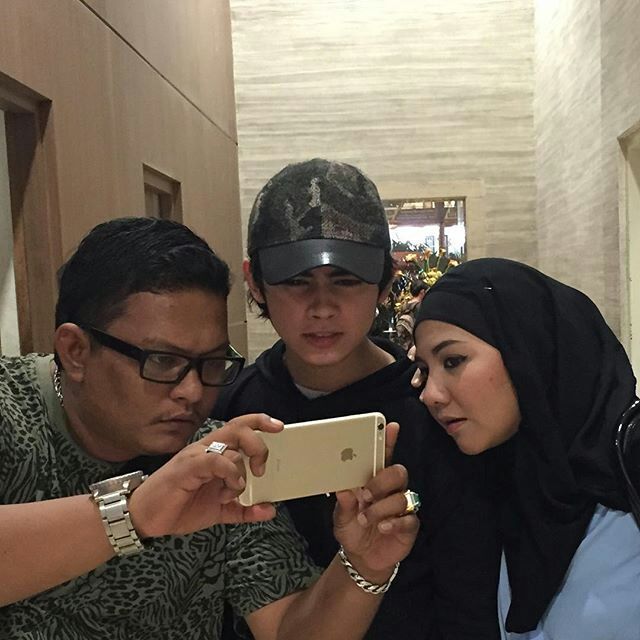 FiaLutfi1234's tweet photo. Ekspresinya abang @alysyarief @Dhodont_D4 @BuDhila_ https://t.co/FUIa0YBxmt