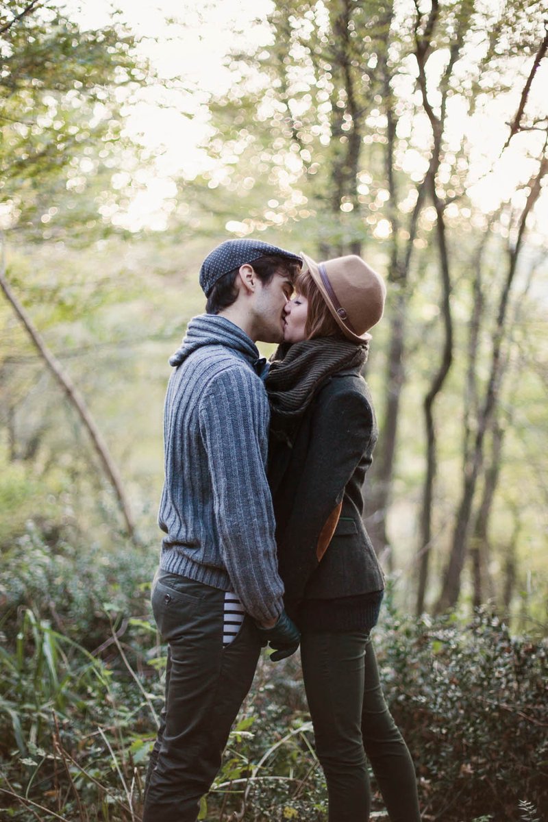SarahMiramon's tweet photo. Une #LoveSession d'hiver à découvrir là, maintenant, tout de suite ! Ces amoureux là... <3  
https://t.co/fBFIDjNoYd https://t.co/rDRv201btm