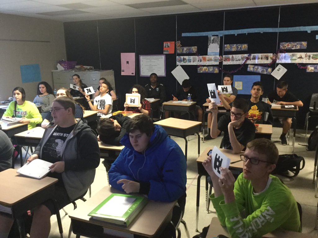jwmhs_schultz's tweet photo. Mrs. Martanovic's class is using #Plickers to review for their World History test on #Exploration! #Live4Learning https://t.co/HKO28XWceo