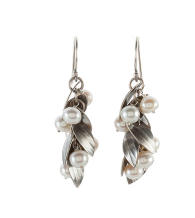 These gorgeous #earrings feature white #pearls and were inspired by nature’s inherent beauty ow.ly/XNNzl