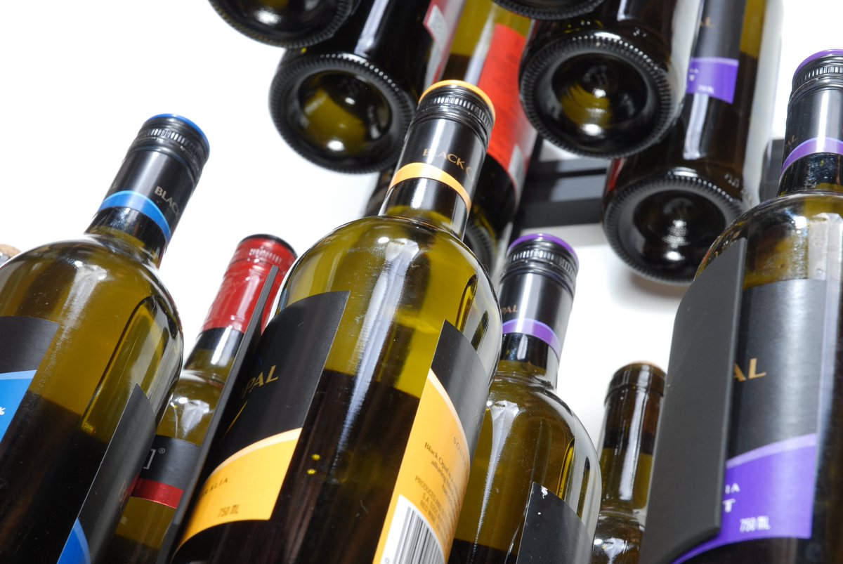 vmarkwineracks's tweet image. #WineRack #WallMountedWineRack