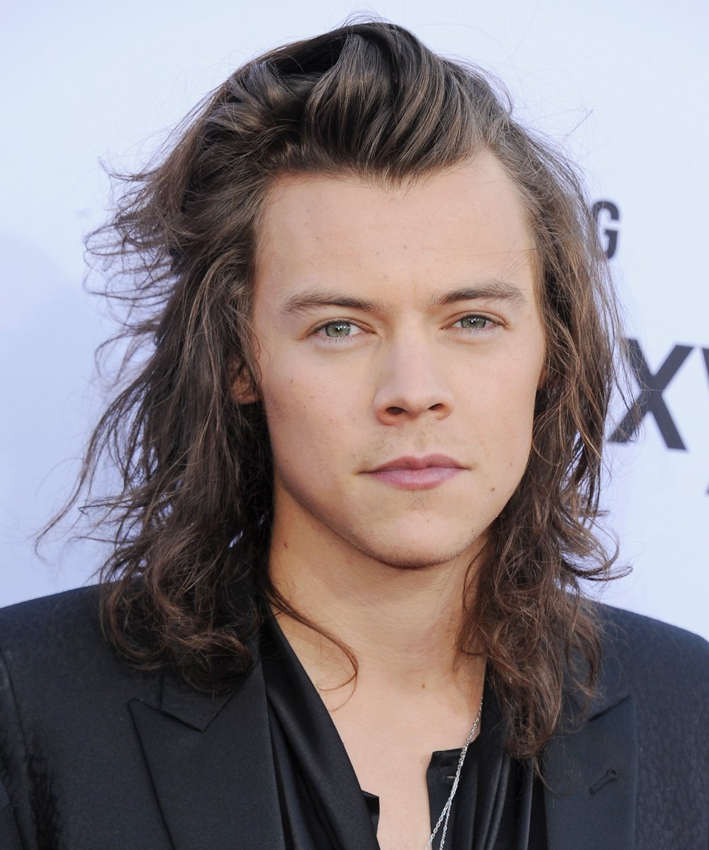 lovebug0130's tweet photo. Happy birthday Harry!!! 😍😍 @Harry_Styles https://t.co/NpkHGj1d02