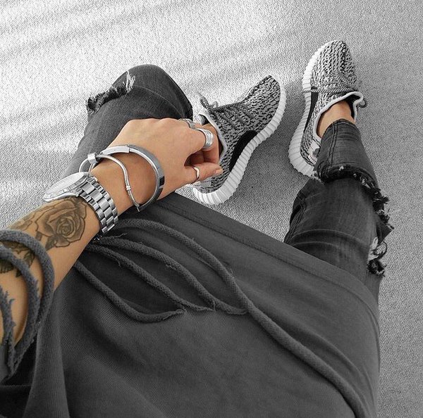 #YZYSZN (@yeezyseazon) on Twitter photo 