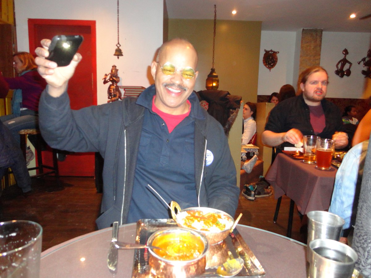 JensenMusicJMI's tweet photo. Guy Davis love the blues, and he loves vindaloo.  Great to catch up with him in Montreal at #IPAY2016 https://t.co/Ii44nI4hSP