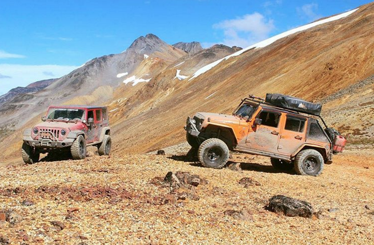Jeep's tweet photo. Those who off-road together stay together. (Photo credit: Monty M.) https://t.co/mGlsFvqjiC