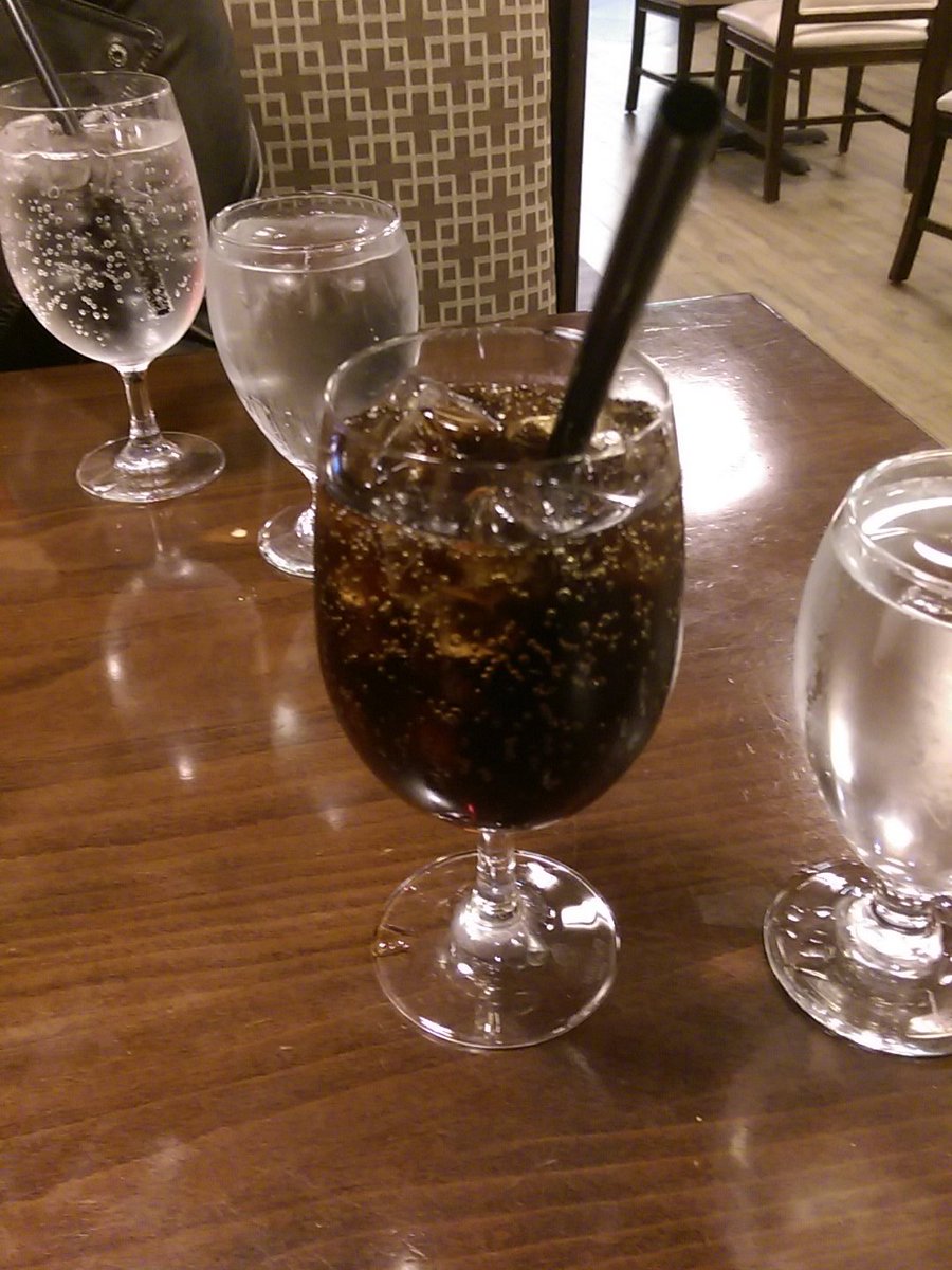 JamesNearyMusic's tweet photo. Not used to being so fancy - Coke in a wine glass AND A STRAW?! T-minus 2 hours to pickup #JamesMuse https://t.co/KdNB5KQGsv