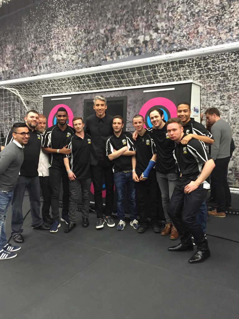 LadywellFC's tweet photo. Mr Lamb and half our squad at the BT Sport studios! https://t.co/zj7osd35LQ