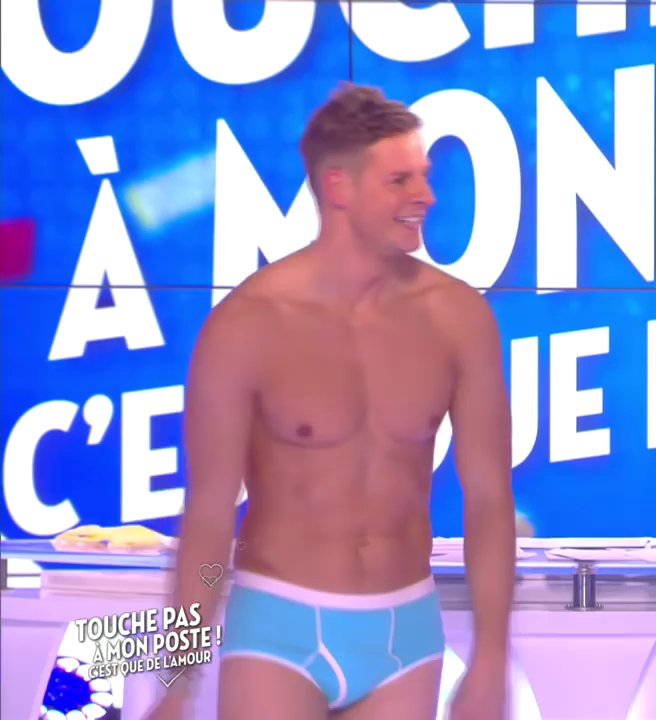 People_Bulges's tweet photo. Moi je veux ni la voiture, ni le voyage à Orlando, juste le sexy @Mdelormeau ! #JeuTPMP @TPMPofficiel @Cyrilhanouna https://t.co/CKOgV24kgi