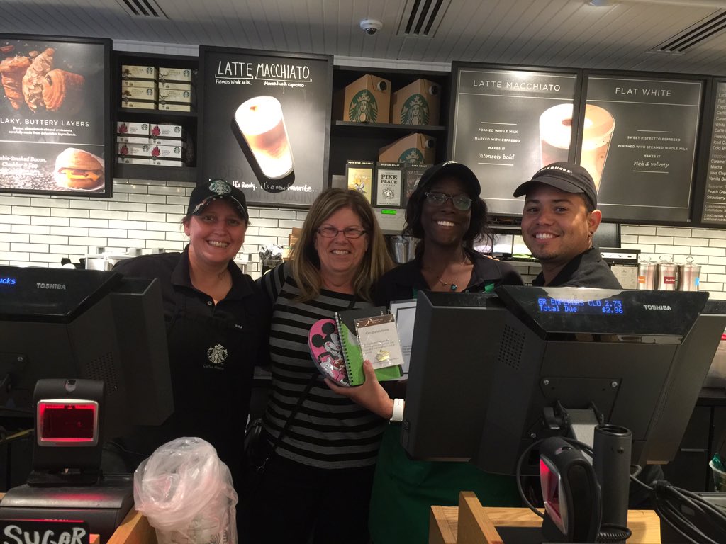Sbux_KeyWest's tweet photo. Congratulations to Melisa @xxTurtlezRockxx, Partner of the Quarter Q1 FY16!!! #keywest #tobeapartner @mamasuesbux https://t.co/K37WgymbQl