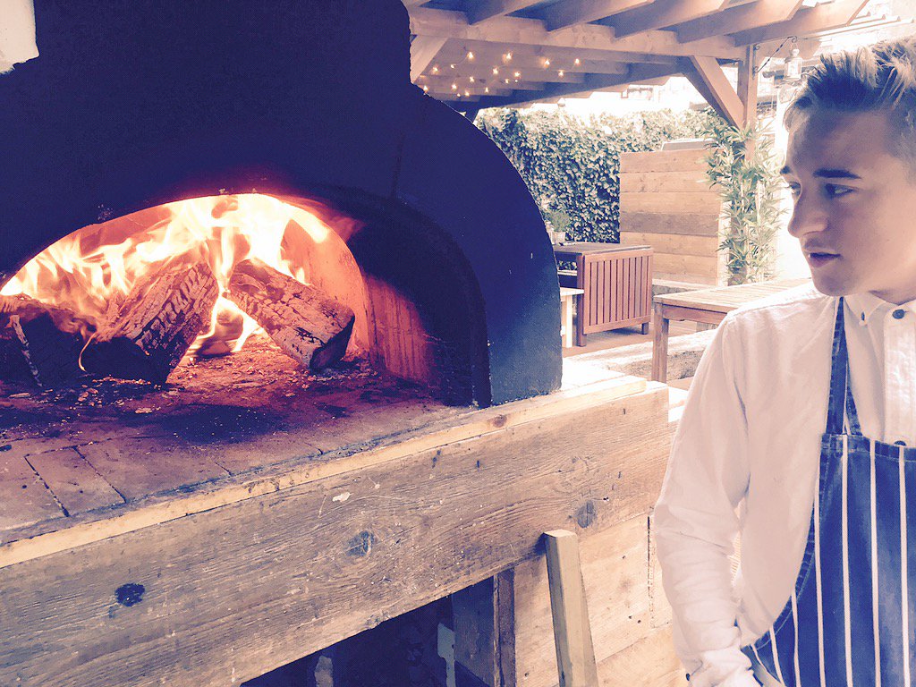 Portlandjamjar's tweet image. Bye January, we can't wait till spring to reopen our pop up of wood fired pizzas and jam jar cocktails @Dorset_Hour